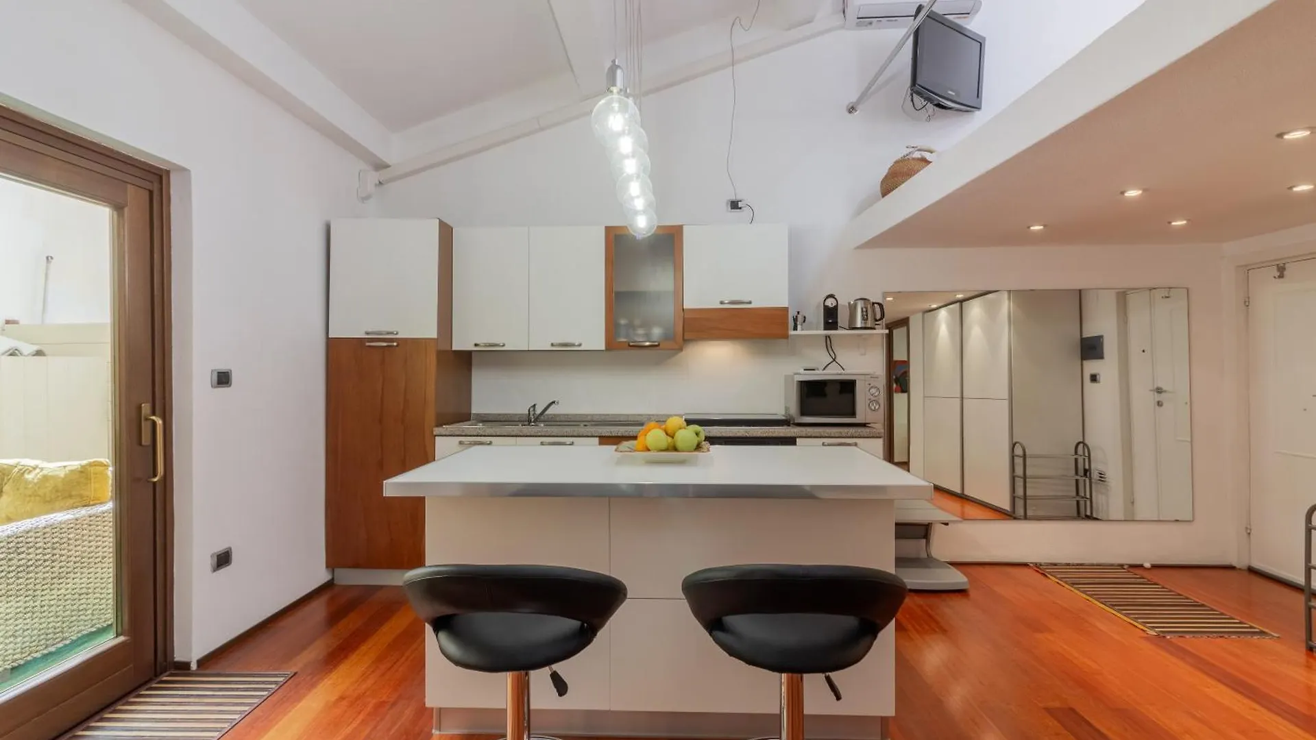 Open Space With Air Conditioning And Patio Privato Alghero Apartamento